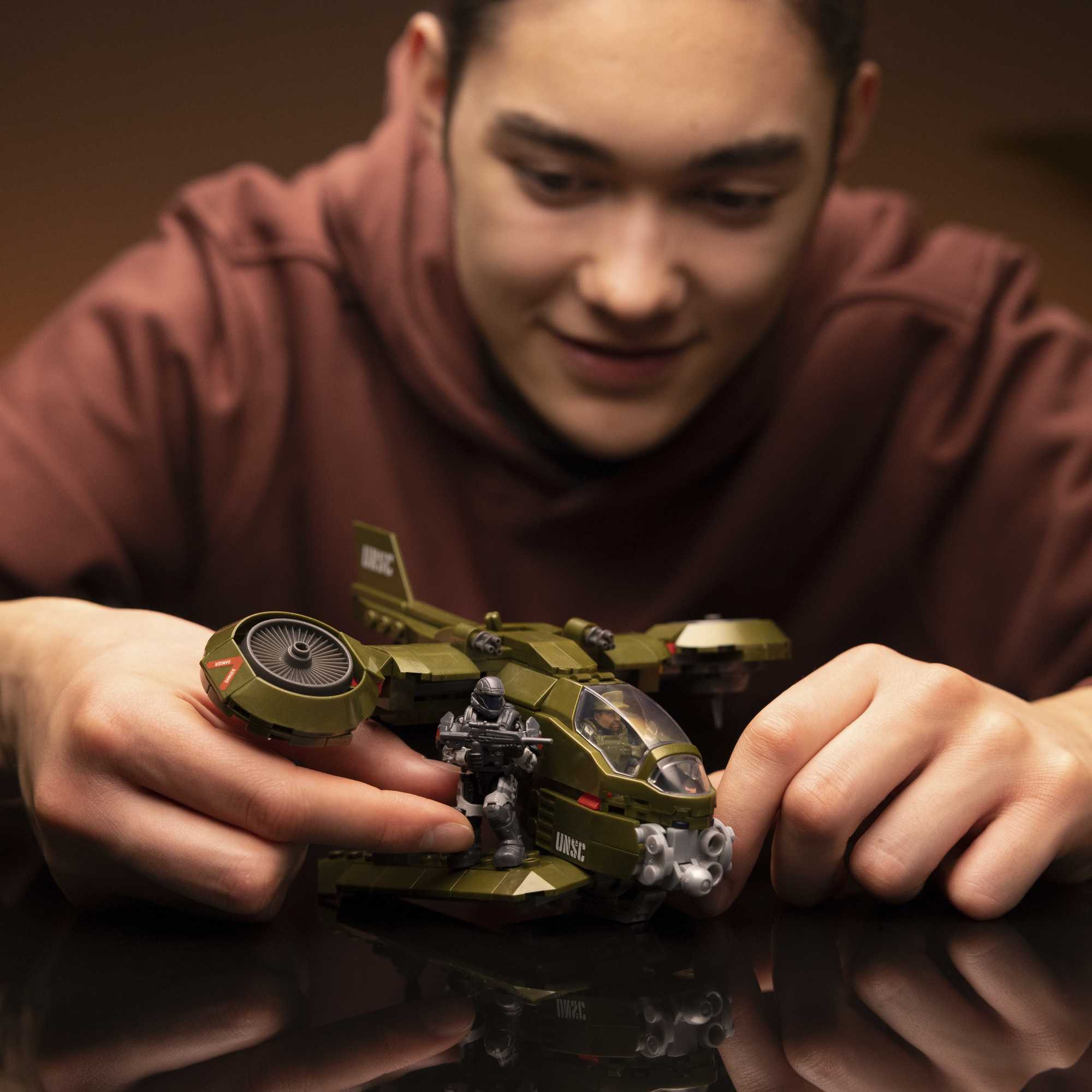 MEGA Halo UNSC Hornet Recon AIrcraft Building Toy With 2 Micro Action Figures (293 Pcs)